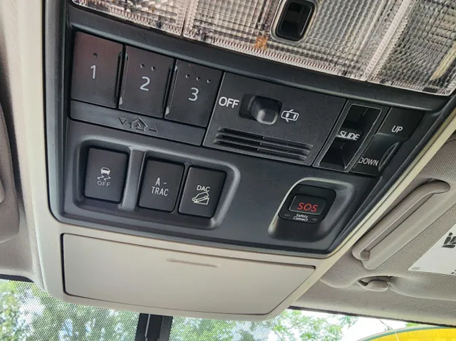 2014 Toyota 4Runner Limited 4WD V6 photo 26