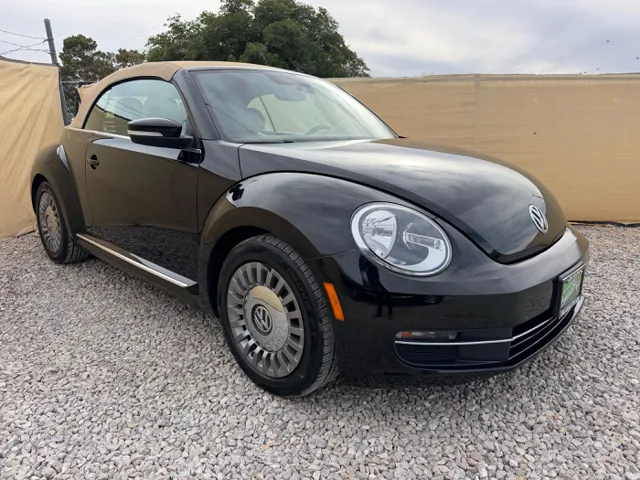 2013 Volkswagen Beetle 2.5L Conv. auto PZEV's photo