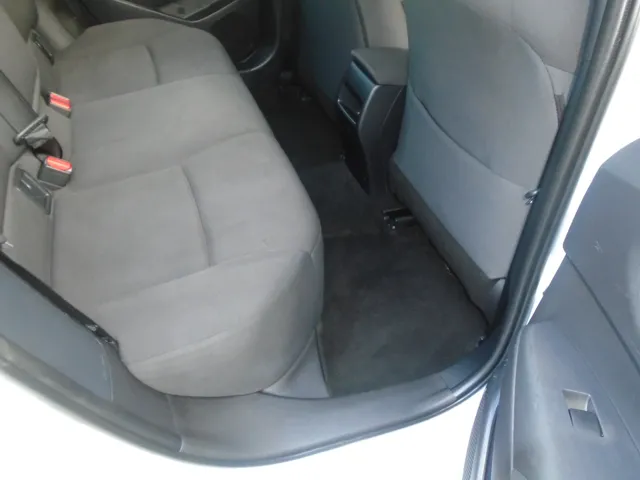 2021 Toyota Corolla LE - Photo 32