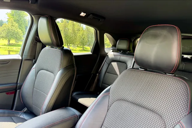 2023 Ford Escape ST-Line - Photo 15