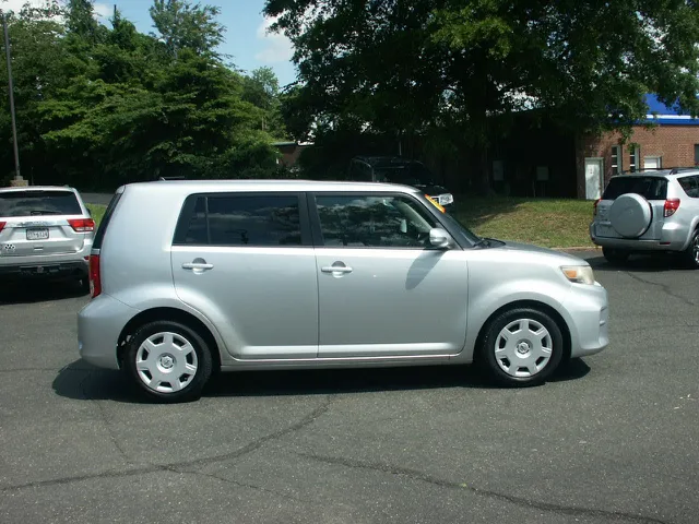 2011 Scion xB photo 4