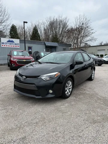 2015 Toyota Corolla's photo