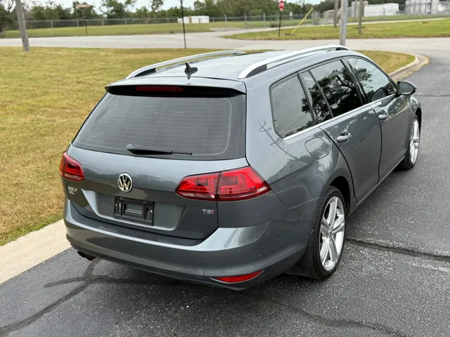 2017 Volkswagen Golf SportWagen 19