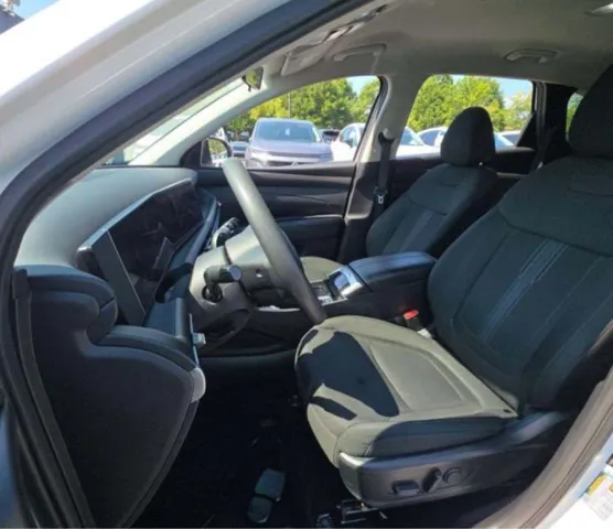 2025 Hyundai Tucson SEL - Photo 11