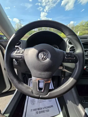 2014 Volkswagen Tiguan SE - Photo 18