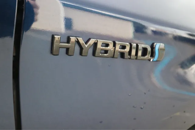 2015 Toyota Prius Three - Photo 12