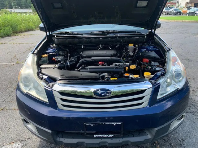 2010 Subaru Outback Premium 2.5i photo 18