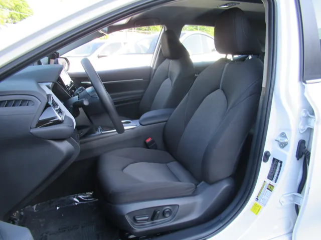 2021 Toyota Camry LE - Photo 9