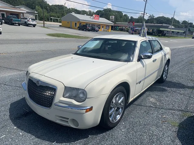 2009 Chrysler 300 C's photo