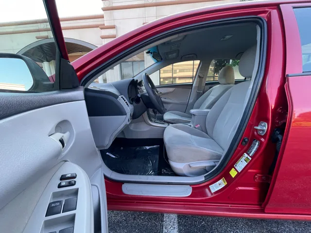 2013 Toyota Corolla L - Photo 9