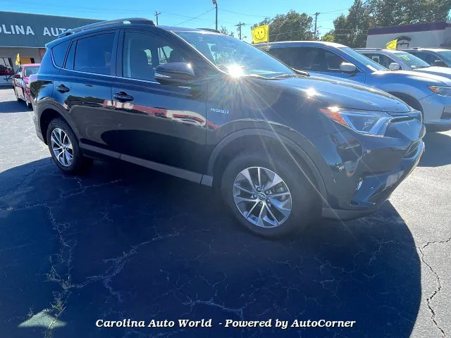 2018 Toyota RAV4 XLE's photo