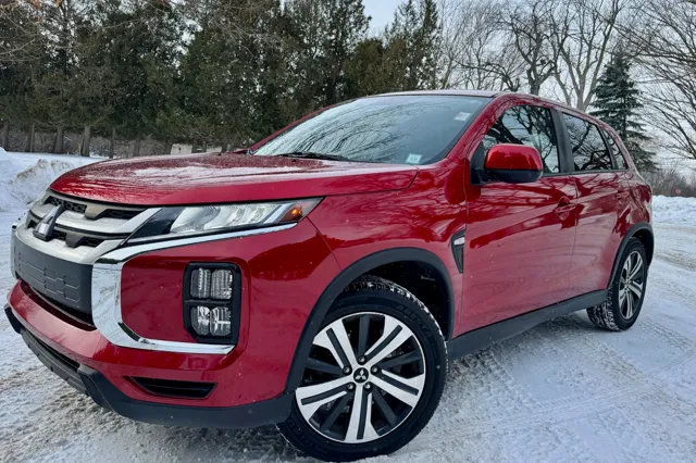 2021 Mitsubishi Outlander Sport ES's photo