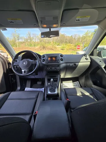 2017 Volkswagen Tiguan S - Photo 12