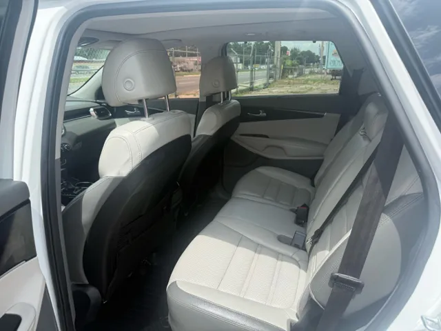 2017 Kia Sorento SX - Photo 9