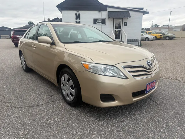 2011 Toyota Camry LE's photo