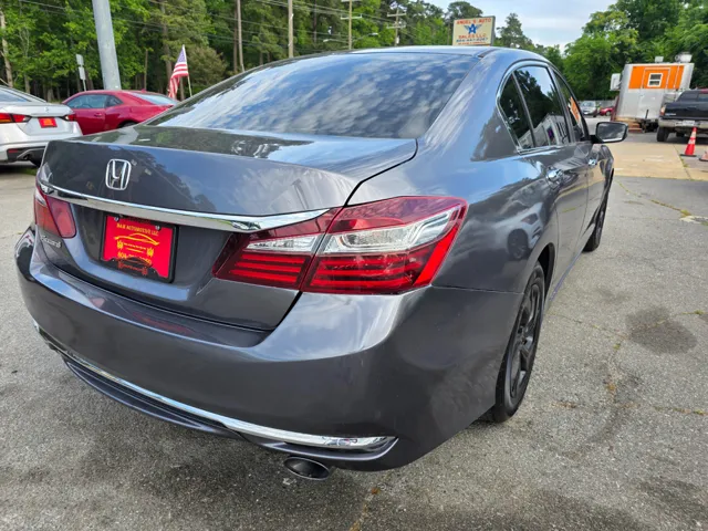 2017 Honda Accord LX - Photo 5
