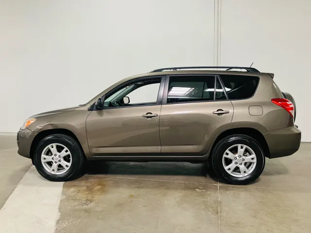 2011 Toyota RAV4 photo 4