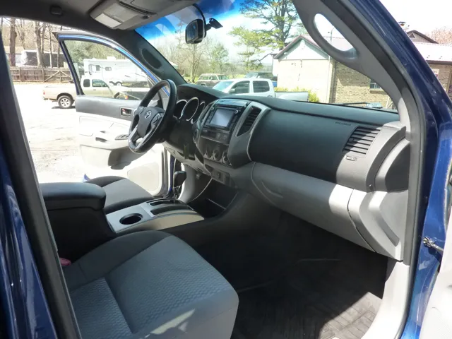 2015 Toyota Tacoma Base - Photo 11