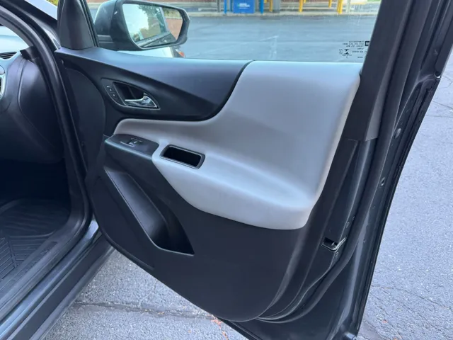 2021 Chevrolet Equinox LS - Photo 19