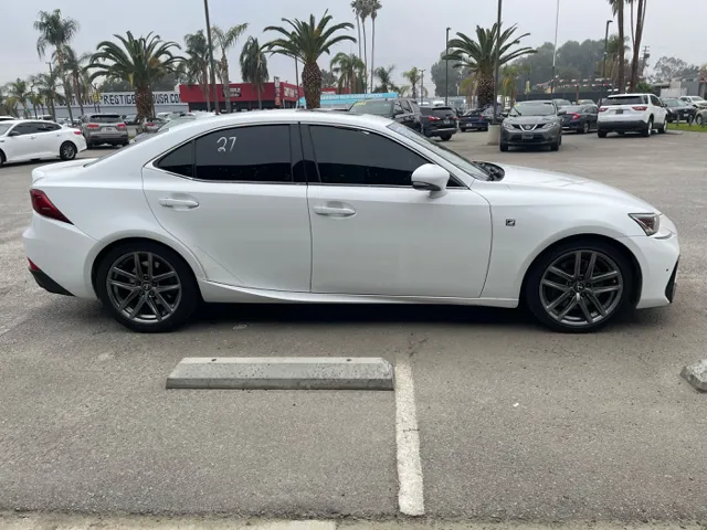 2019 Lexus IS 300 photo 3