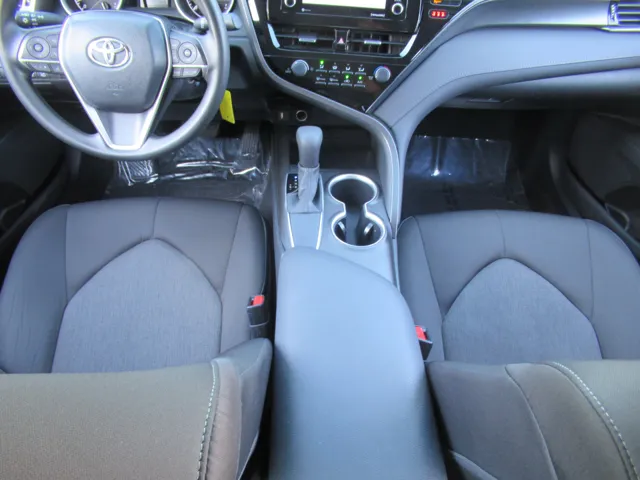 2021 Toyota Camry LE - Photo 17