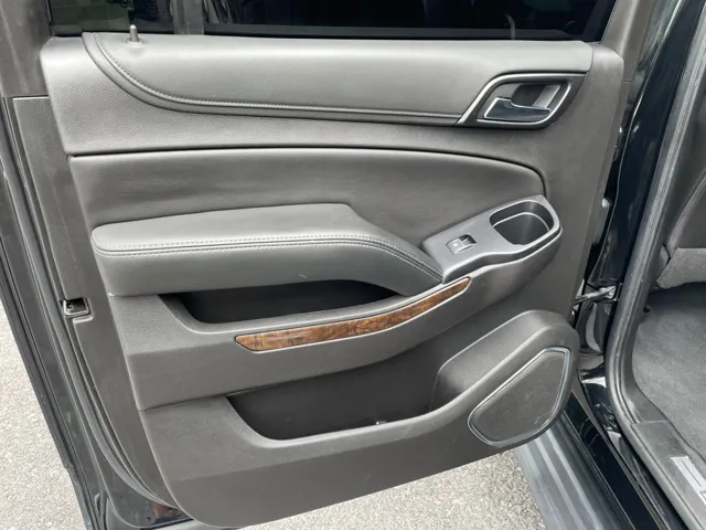2019 Chevrolet Suburban LT photo 20