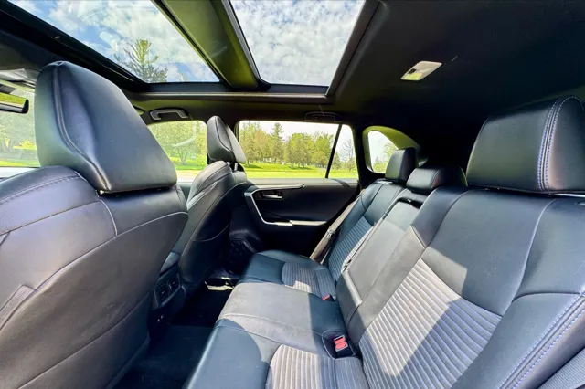 2021 Toyota RAV4 XSE - Photo 23