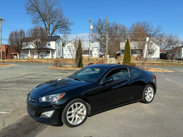 2014 Hyundai Genesis Coupe Base's photo