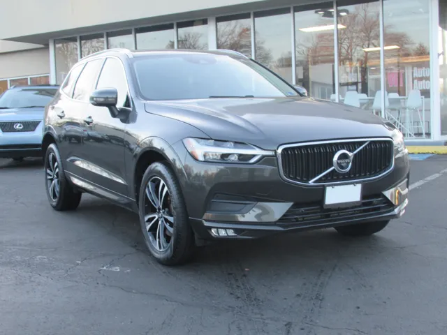 2020 Volvo XC60 T5 Momentum AWD's photo