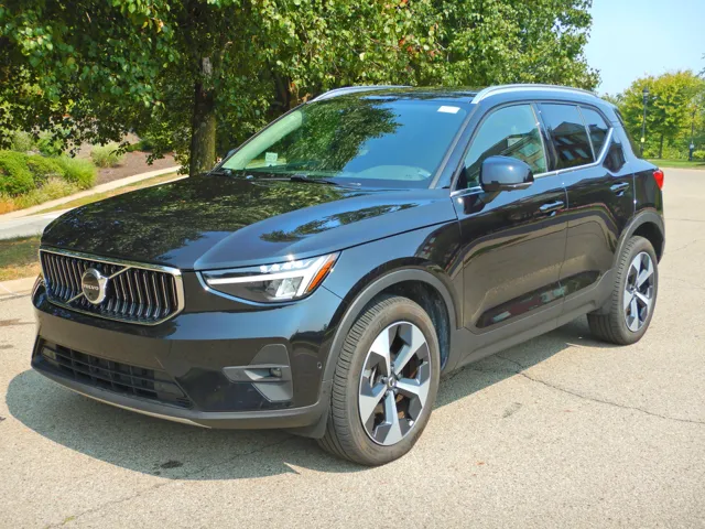 2025 Volvo XC40