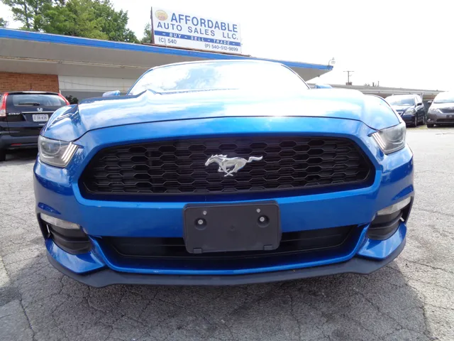 2017 Ford Mustang V6 photo 2