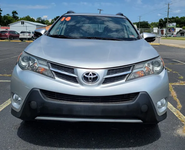 2014 Toyota RAV4 XLE's photo