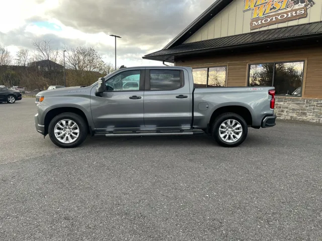 2020 Chevrolet Silverado 1500 Custom photo 2