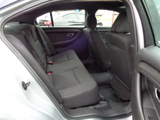 2016 Ford Taurus - Photo 17