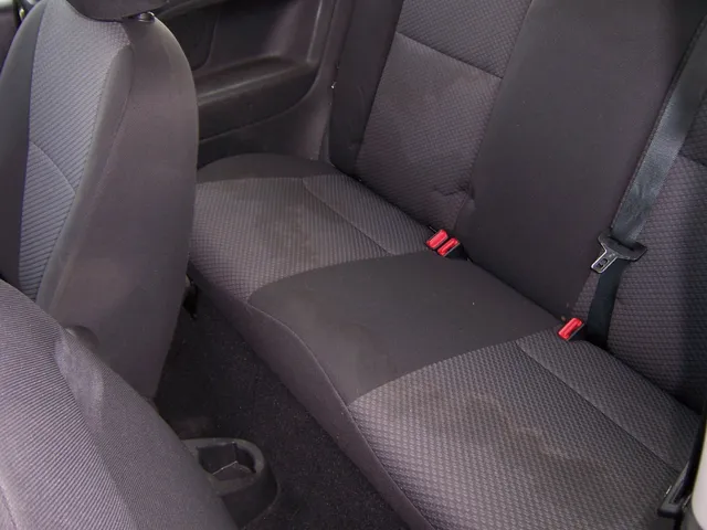 2007 Ford Focus ZX3 S - Photo 6