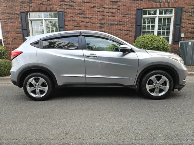 2017 Honda HR-V EX 4WD photo 5