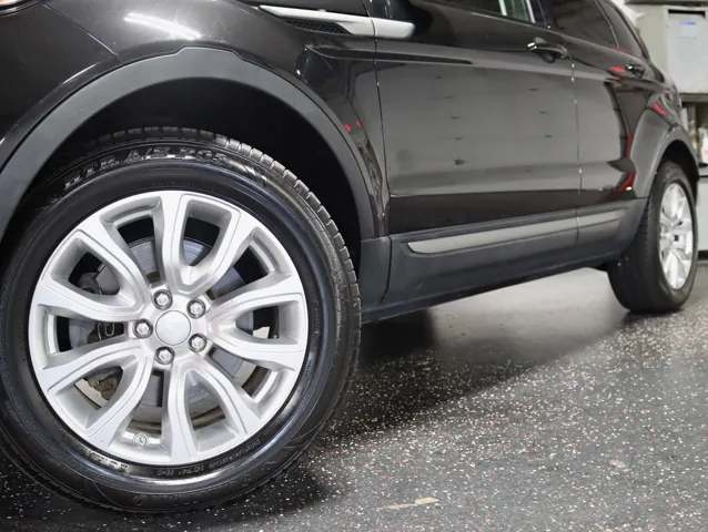2016 Land Rover Range Rover Evoque SE photo 3