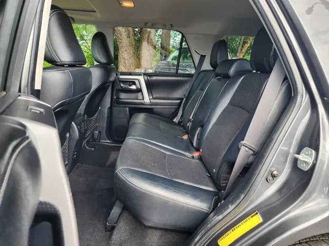 2014 Toyota 4Runner Limited 4WD V6 photo 13