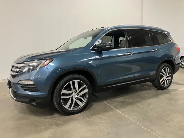 2016 Honda Pilot Touring photo 2