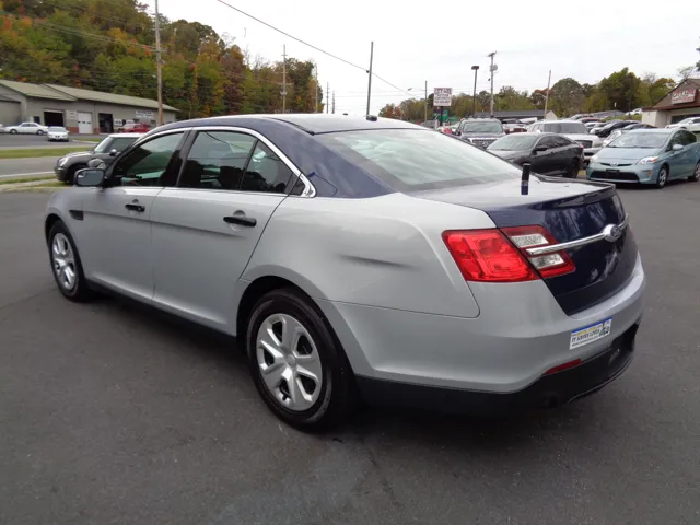 2016 Ford Taurus - Photo 6