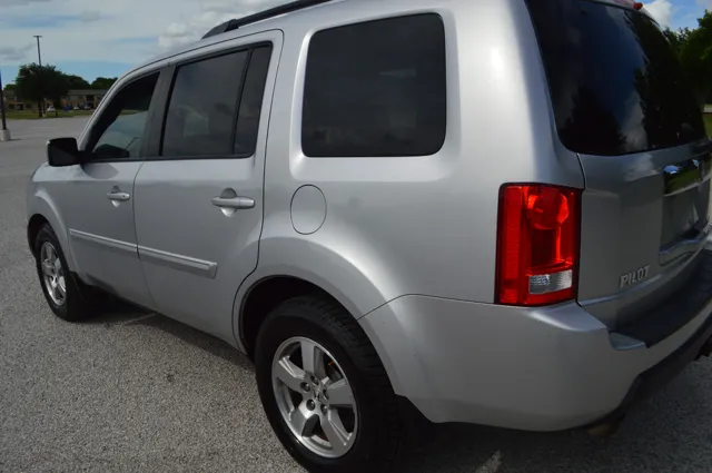 2011 Honda Pilot EX-L - Photo 6
