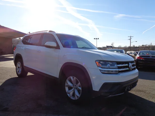 2018 Volkswagen Atlas S photo 2