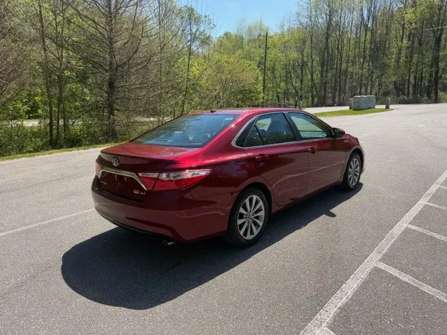 2016 Toyota Camry XLE Hybrid - Photo 11
