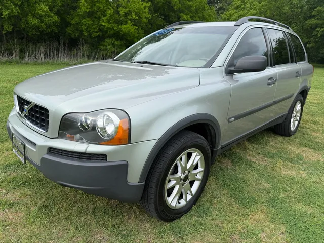 2004 Volvo XC90 Base
