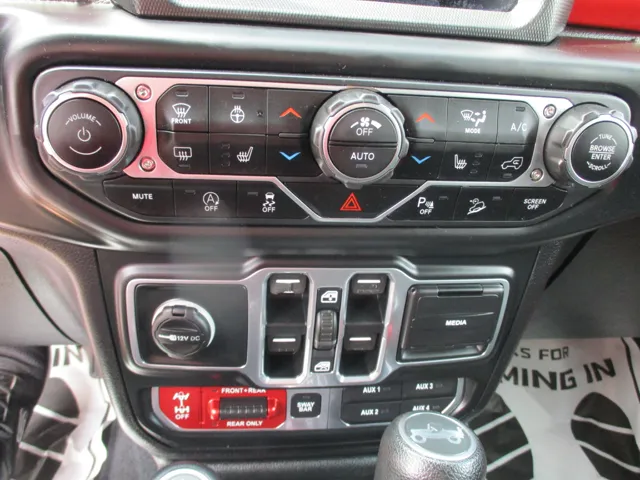 2018 Jeep Wrangler Unlimited Rubicon photo 15