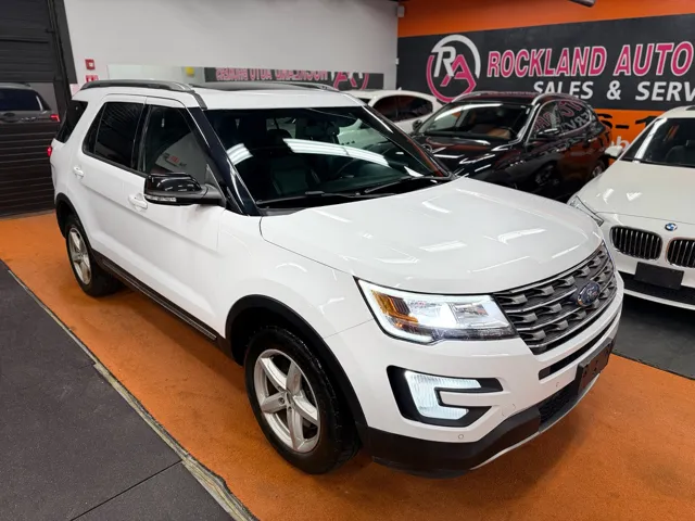 2017 Ford Explorer XLT 4WD's photo