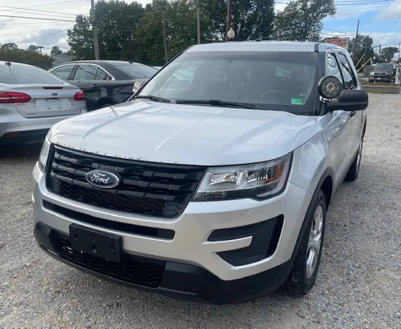 2018 Ford Explorer photo 2