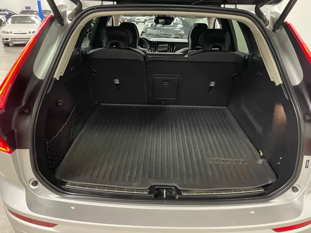2019 Volvo XC60 Momentum - Photo 9