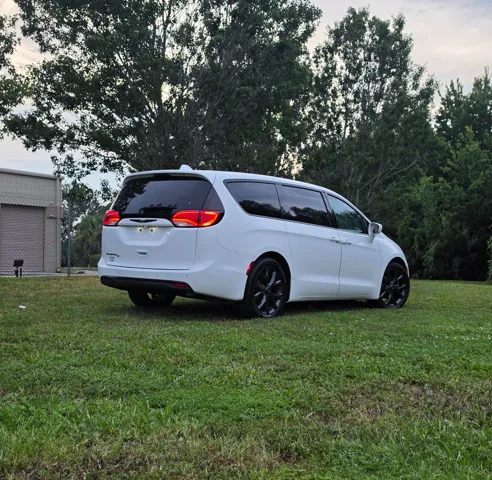 2018 Chrysler Pacifica Touring Plus - Photo 6