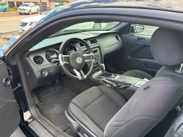 2014 Ford Mustang V6 - Photo 17